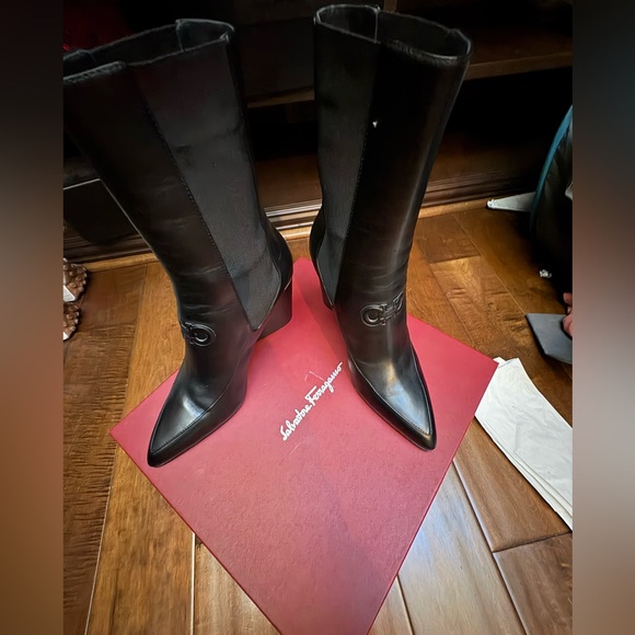 Authentic - Picture 3 of 12